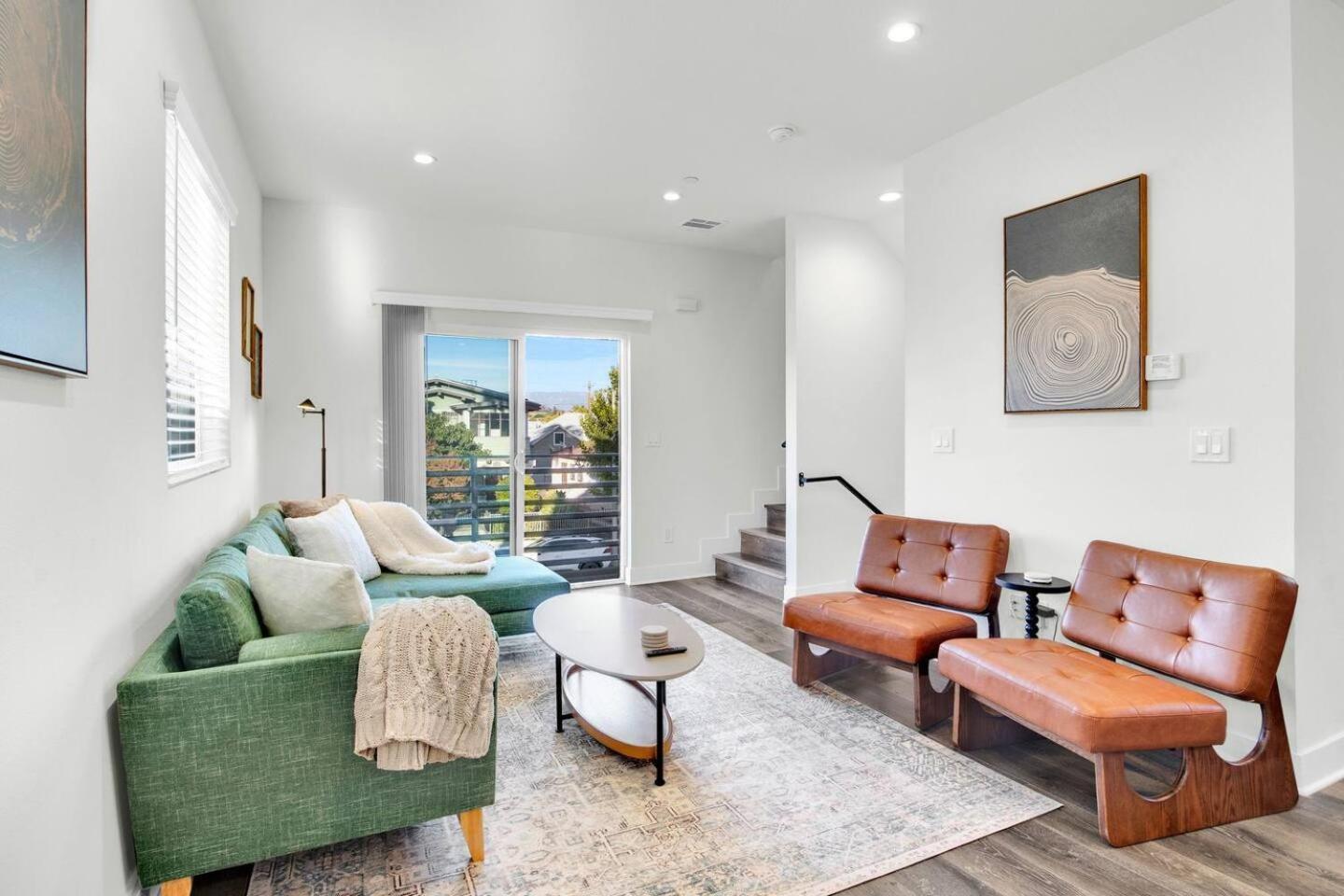 Fresh & New Downtown La Condo! *