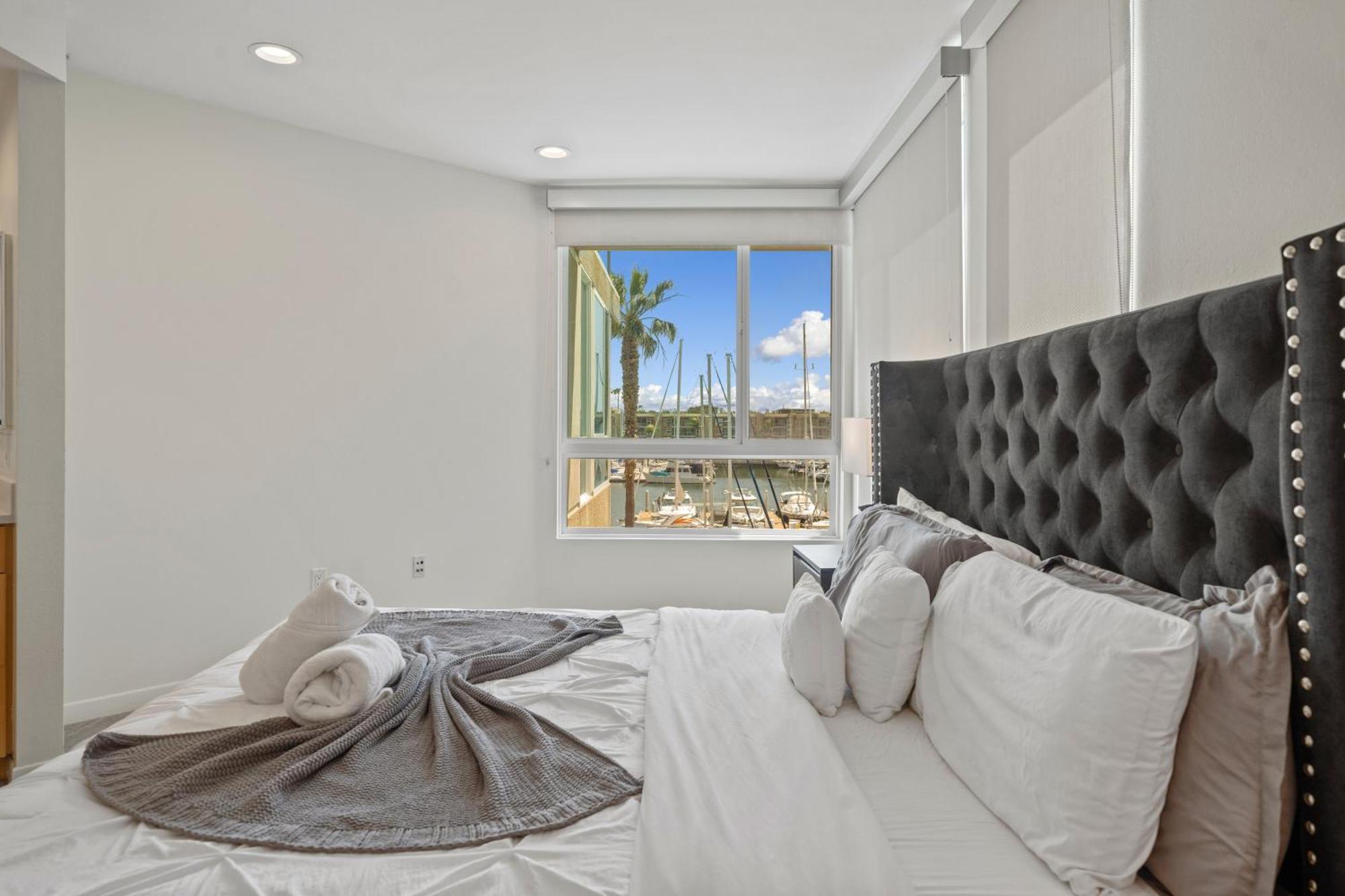 Venice Marina Water Front Luxury Penthouse Apartment Los Angeles