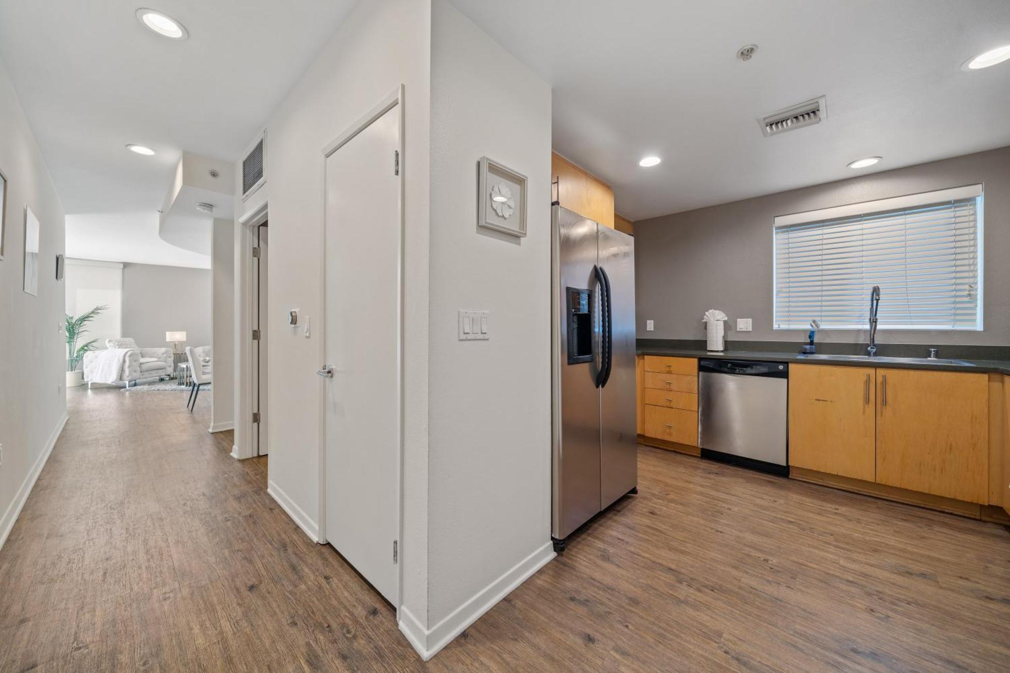 Venice Marina Water Front Luxury Penthouse Apartment *