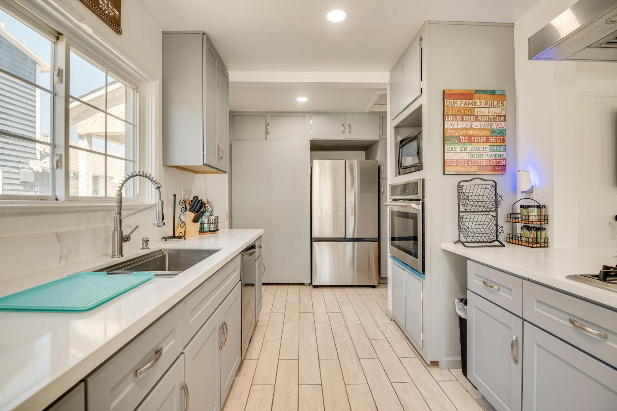 2 Mi To Sofi Stadium Updated Inglewood Home! Holiday home
