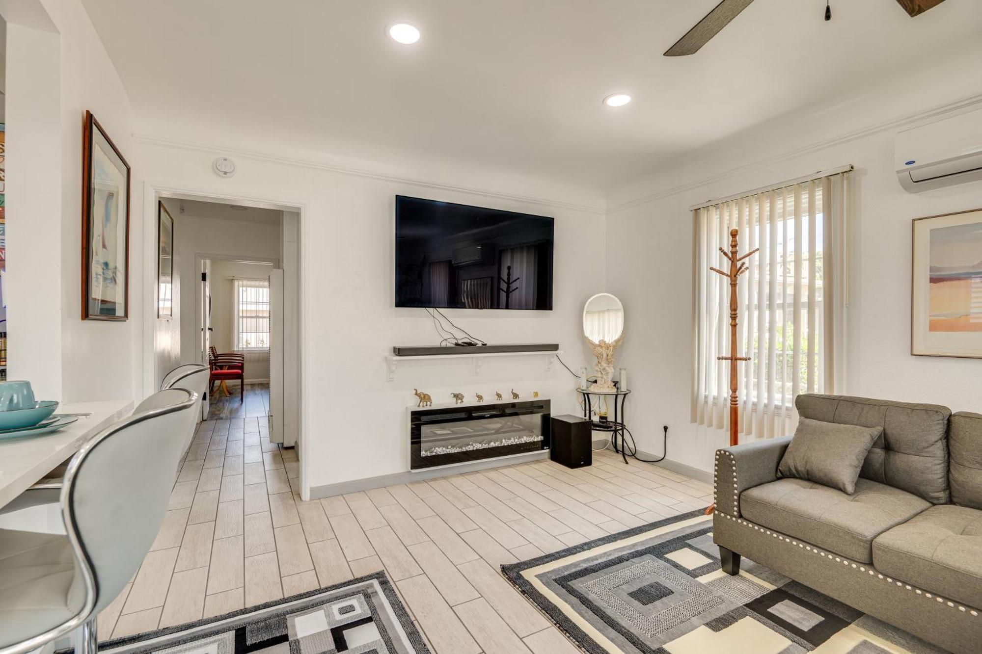Holiday home 2 Mi To Sofi Stadium Updated Inglewood Home! *