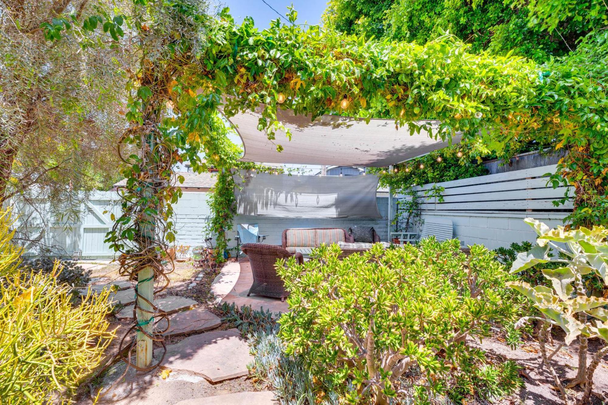 Vibrant With Patio - Near Santa Monica Pier! Holiday home Los Angeles