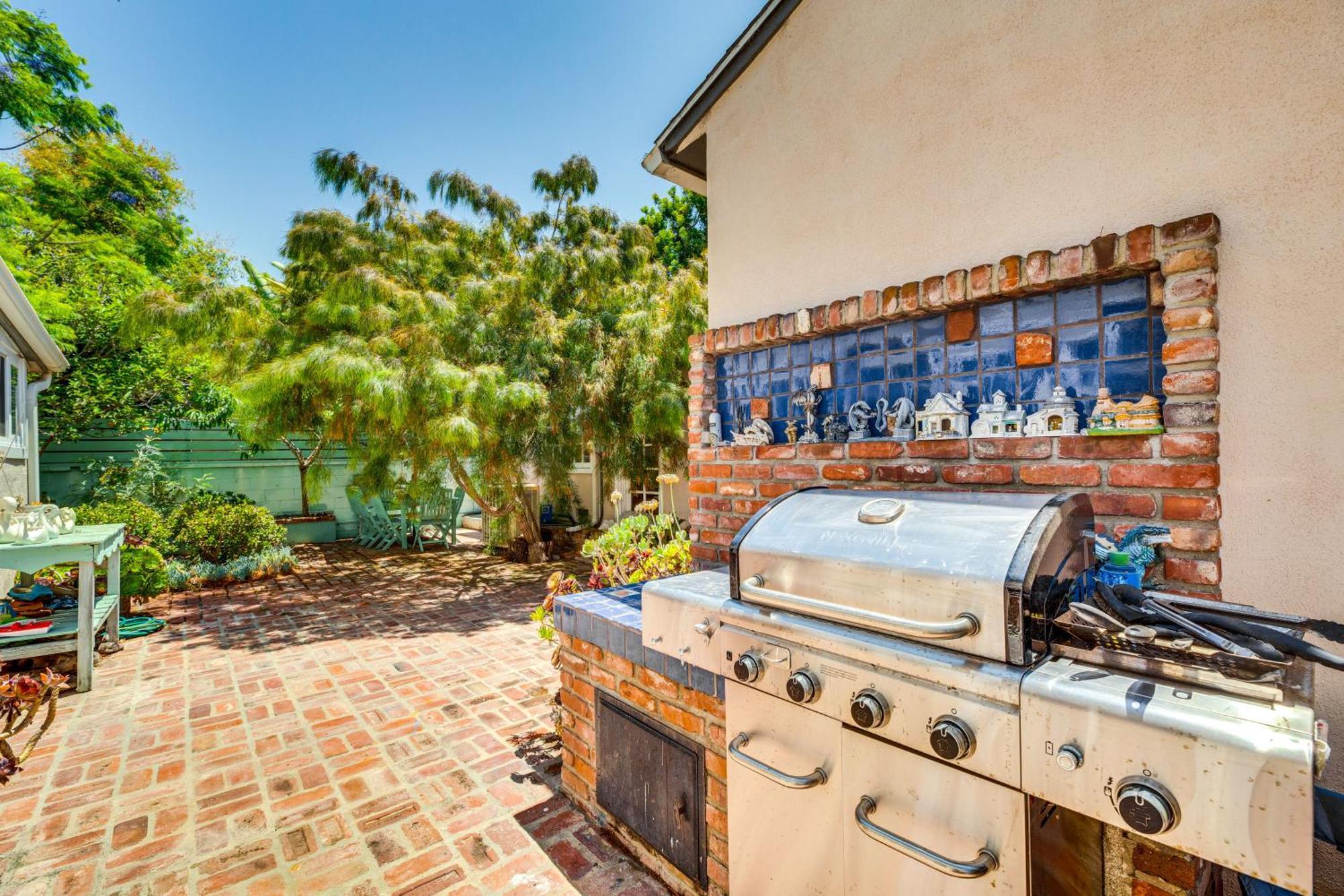 Holiday home Vibrant With Patio - Near Santa Monica Pier! *