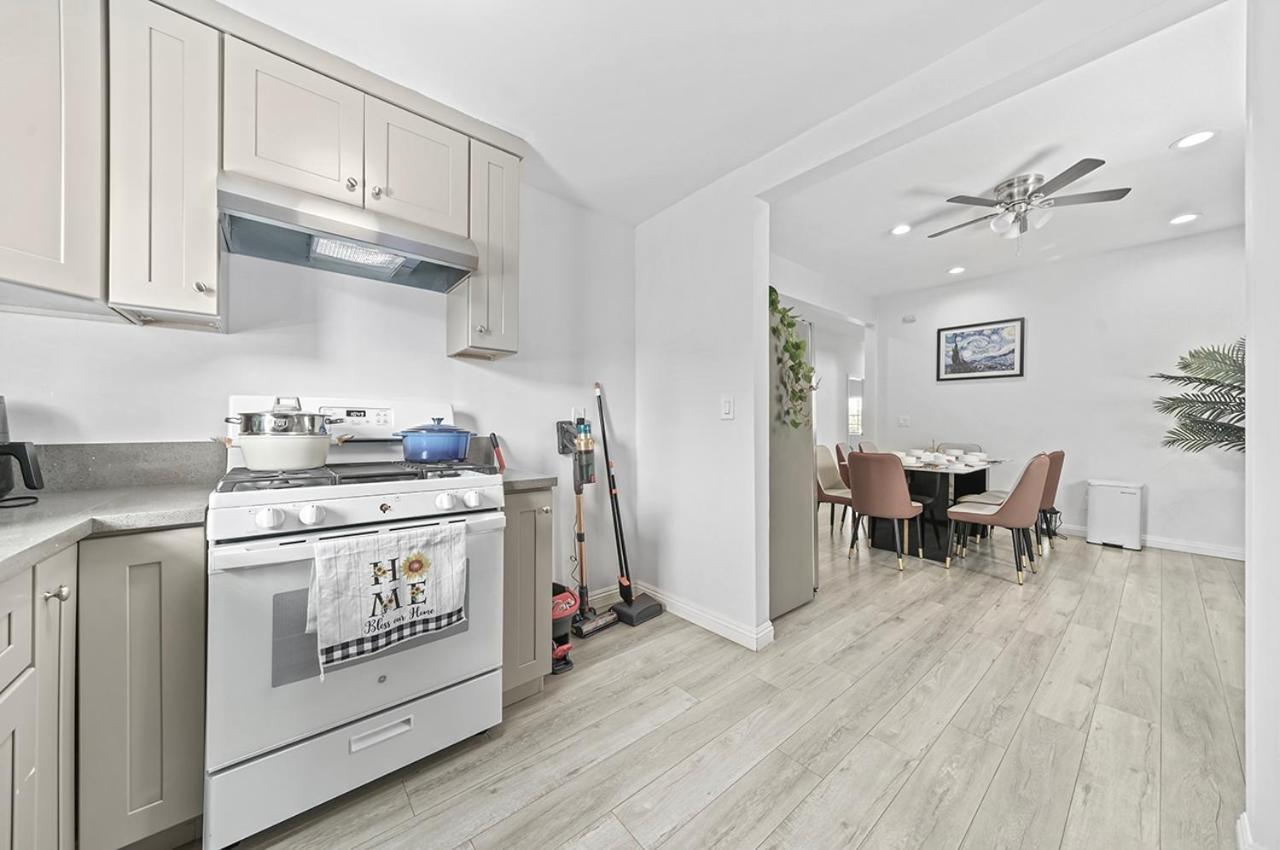 Holiday home Great Location Oasis W Huge Backyard Near Dtla ,usc ,ktown Los Angeles