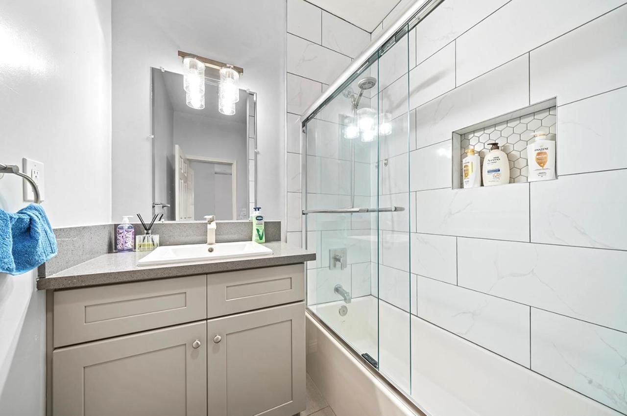 Great Location Oasis W Huge Backyard Near Dtla ,usc ,ktown Holiday home
