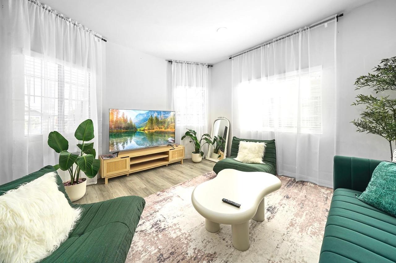 Holiday home Great Location Oasis W Huge Backyard Near Dtla ,usc ,ktown