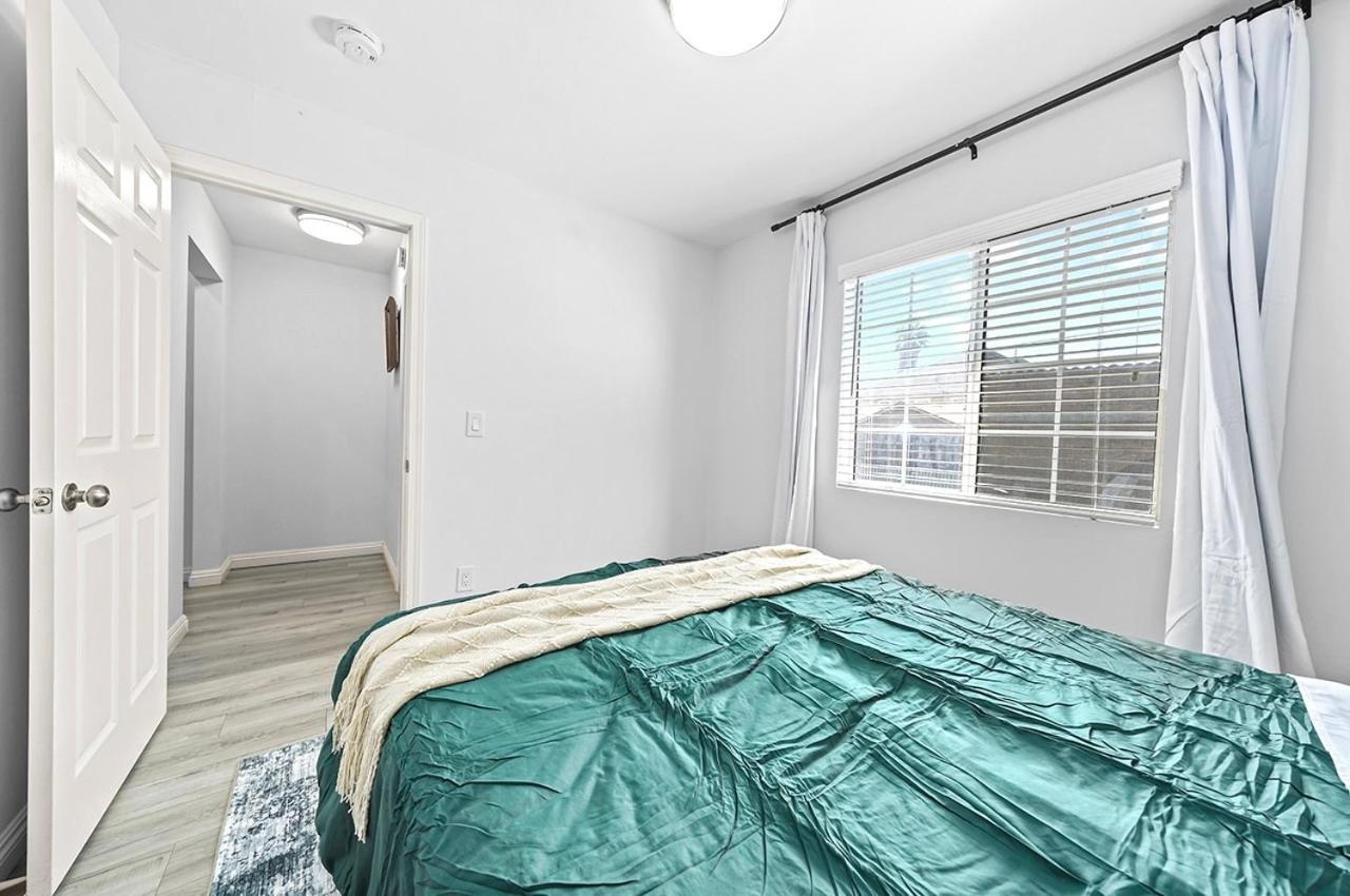 Holiday home Great Location Oasis W Huge Backyard Near Dtla ,usc ,ktown *