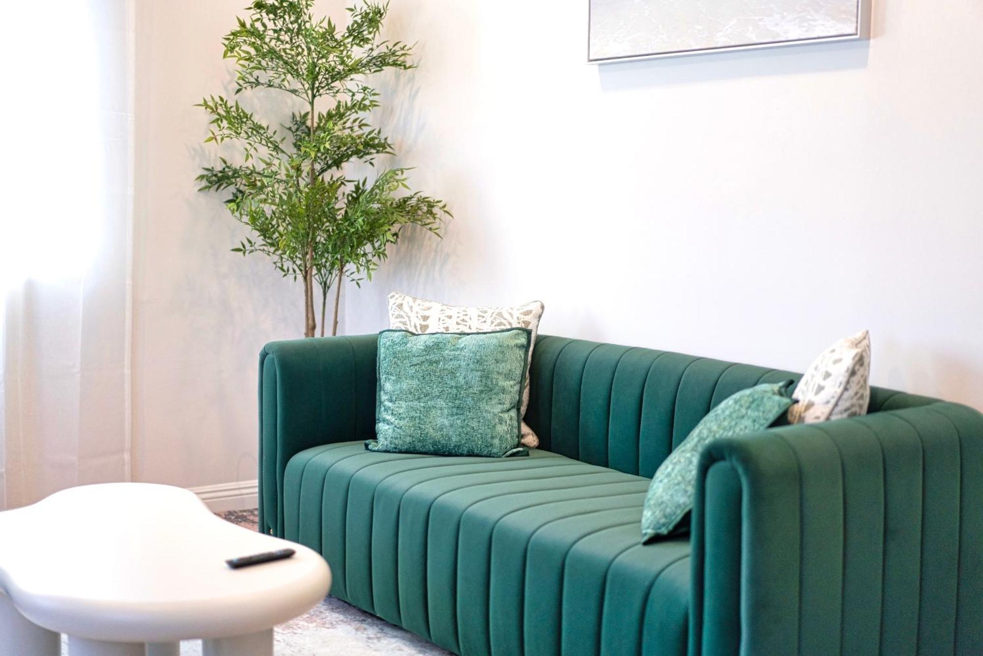 Holiday home Great Location Oasis W Huge Backyard Near Dtla ,usc ,ktown *