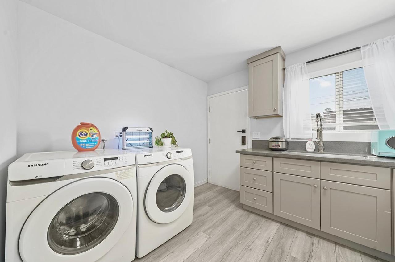 Great Location Oasis W Huge Backyard Near Dtla ,usc ,ktown Holiday home Los Angeles