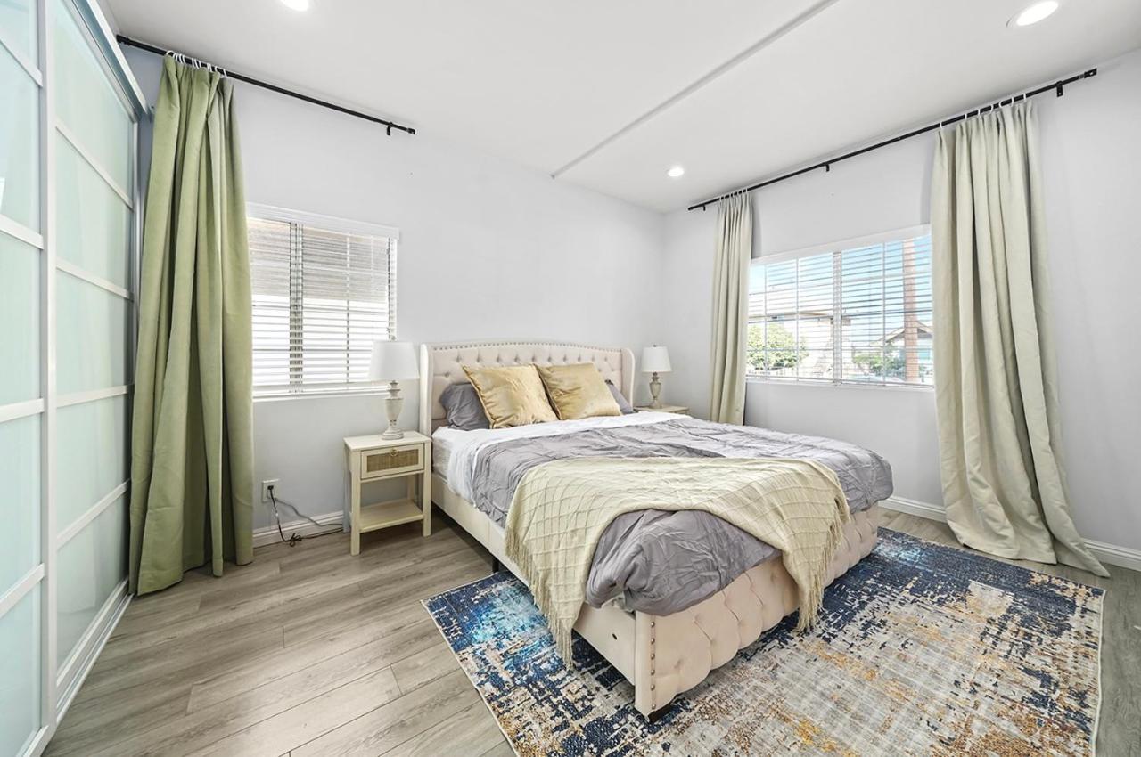 Great Location Oasis W Huge Backyard Near Dtla ,usc ,ktown *