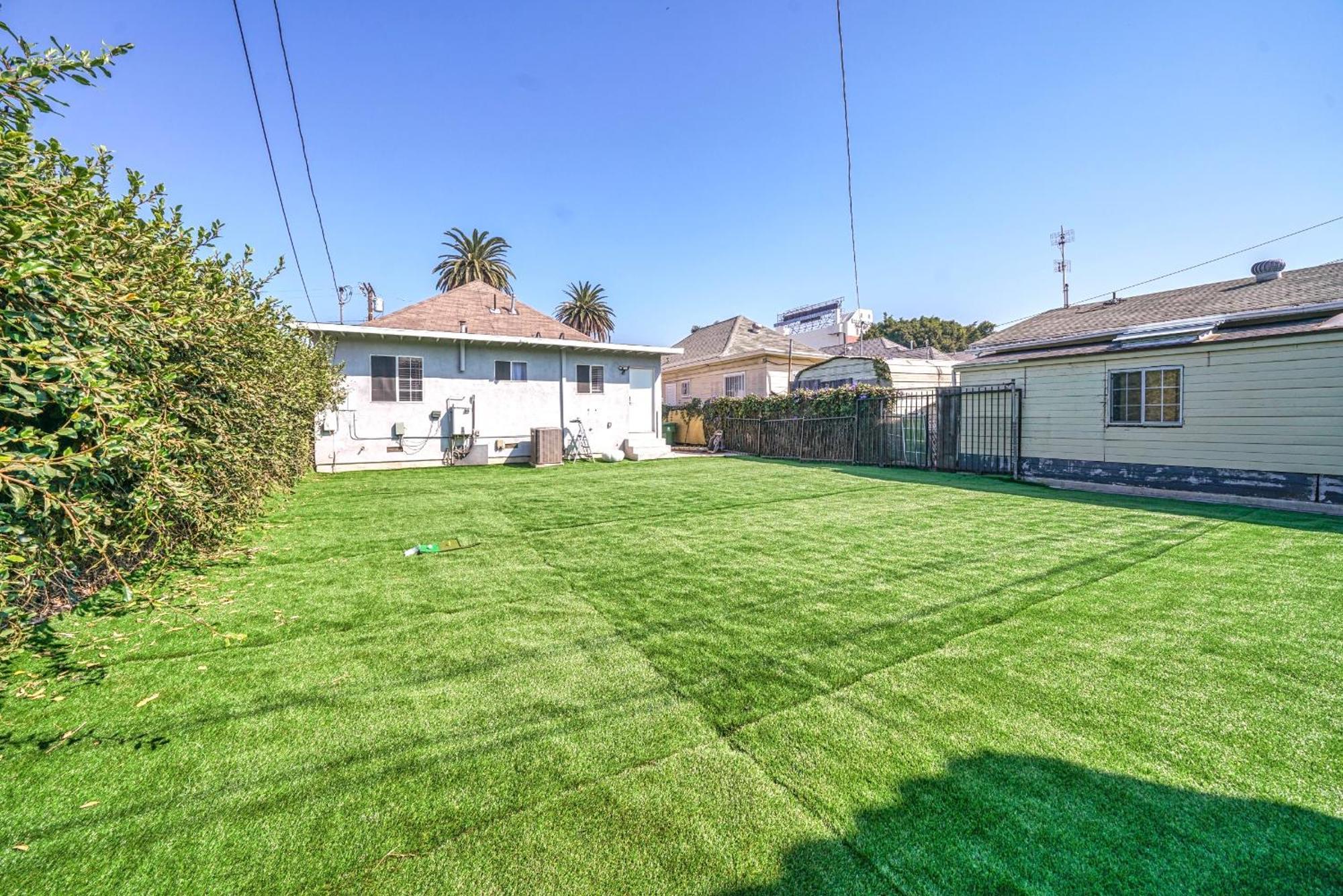 Great Location Oasis W Huge Backyard Near Dtla ,usc ,ktown