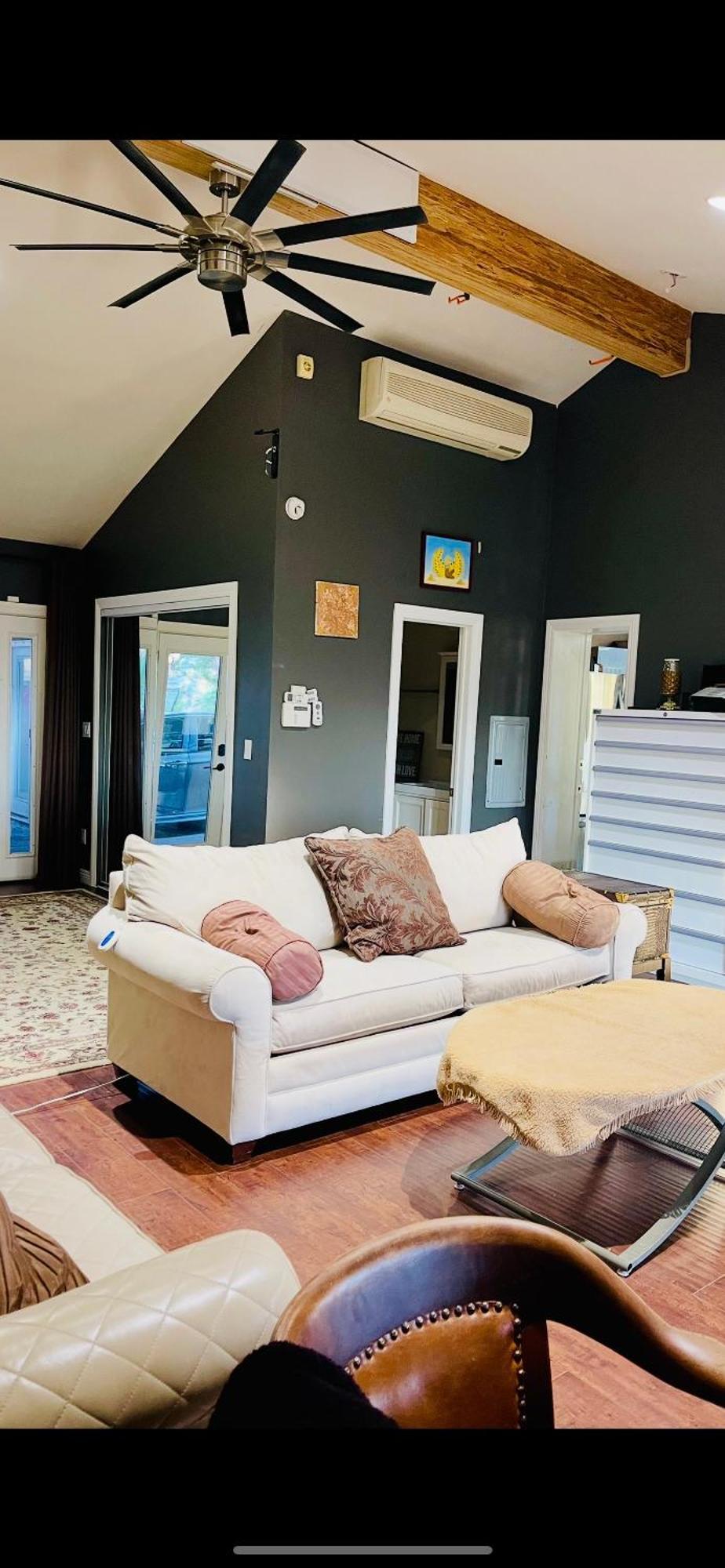Women Only Oasis In Center Private Bedroom Large Estate View Pool Encino Hills Sherman Oaks 405-101 Xsepulveda Guest house Los Angeles