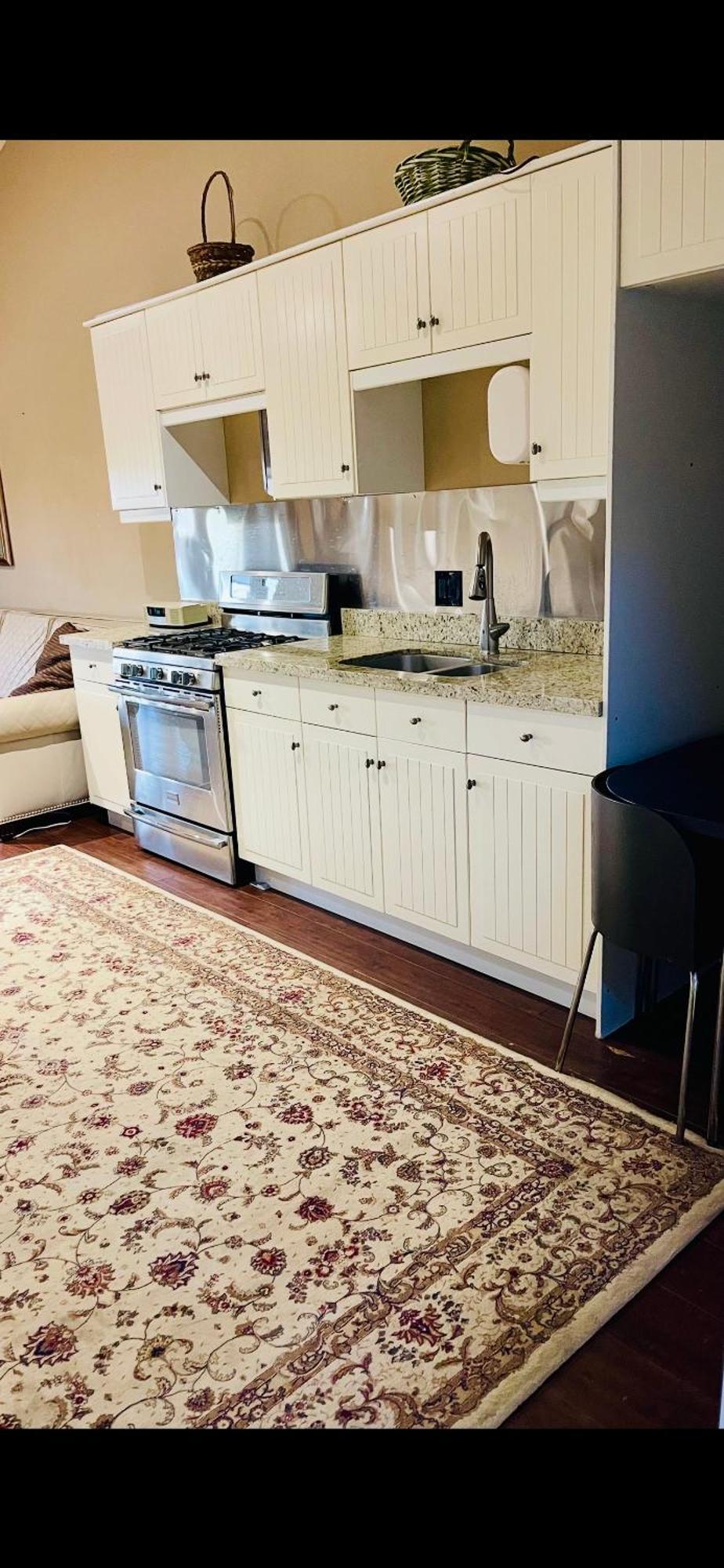Guest house Women Only Oasis In Center Private Bedroom Large Estate View Pool Encino Hills Sherman Oaks 405-101 Xsepulveda