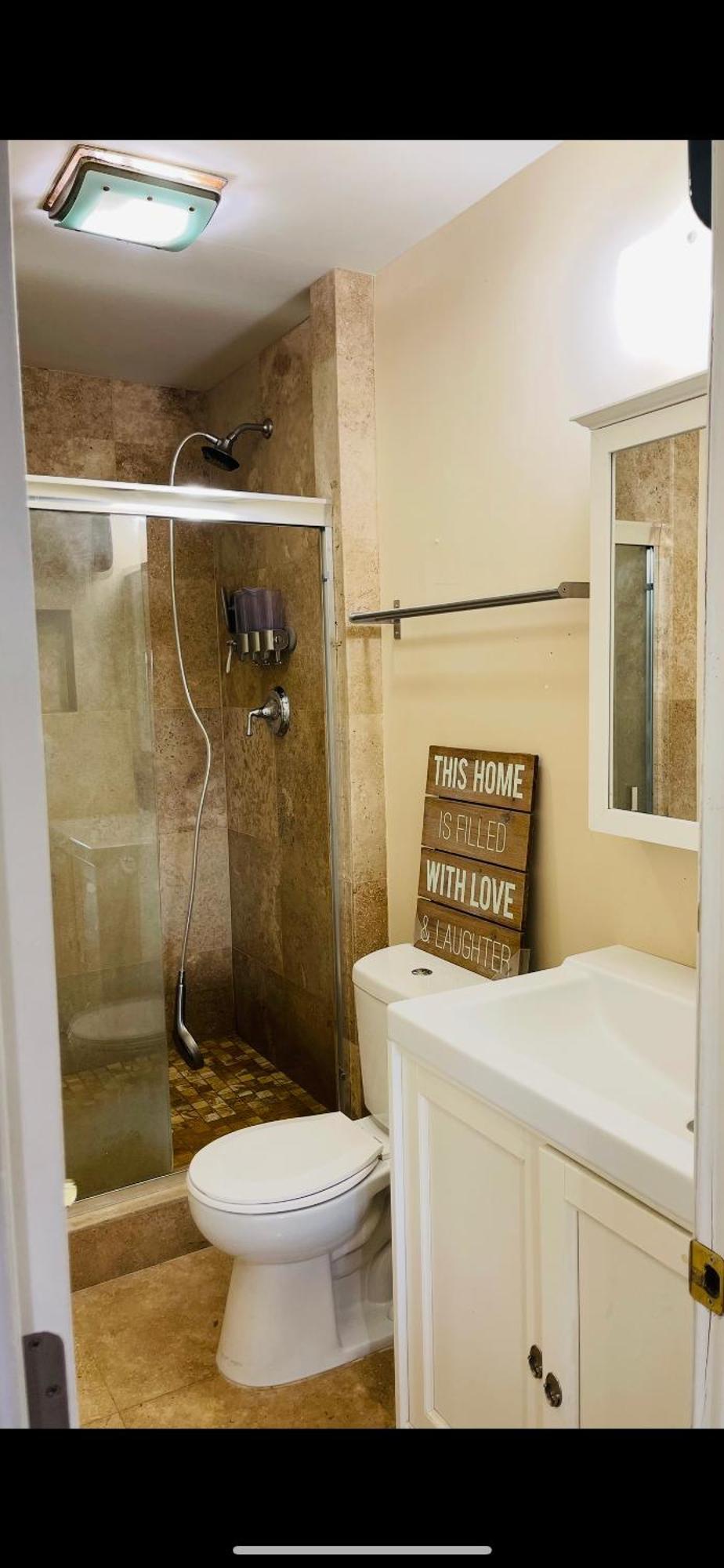 Guest house Women Only Oasis In Center Private Bedroom Large Estate View Pool Encino Hills Sherman Oaks 405-101 Xsepulveda