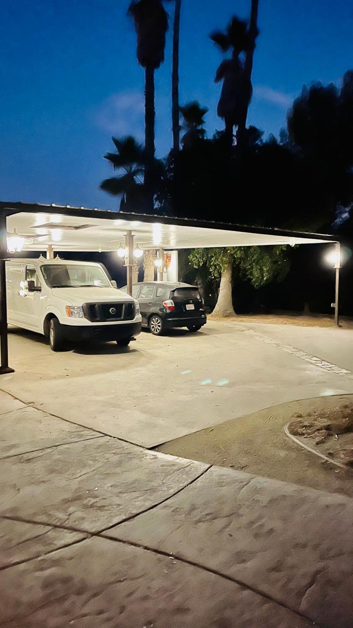 Women Only Oasis In Center Private Bedroom Large Estate View Pool Encino Hills Sherman Oaks 405-101 Xsepulveda Guest house *