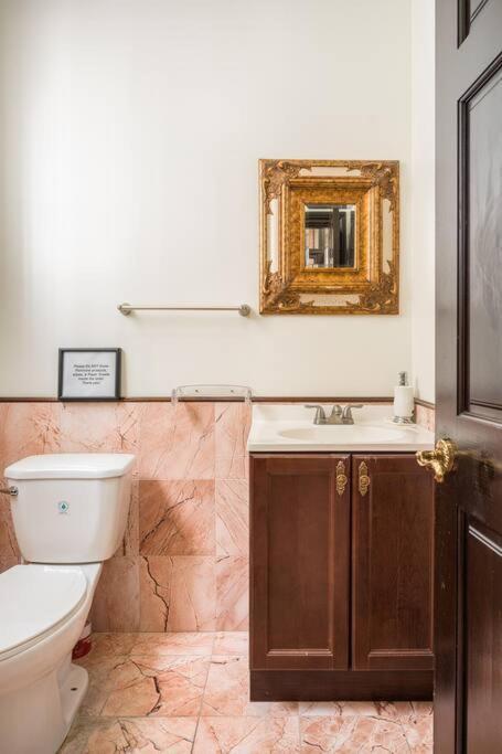 Entire Second Flr - Santa Monica Luxury *