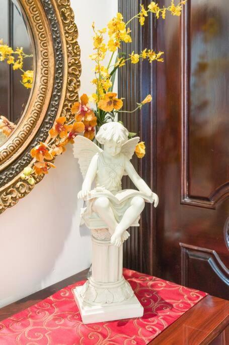 Entire Second Flr - Santa Monica Luxury