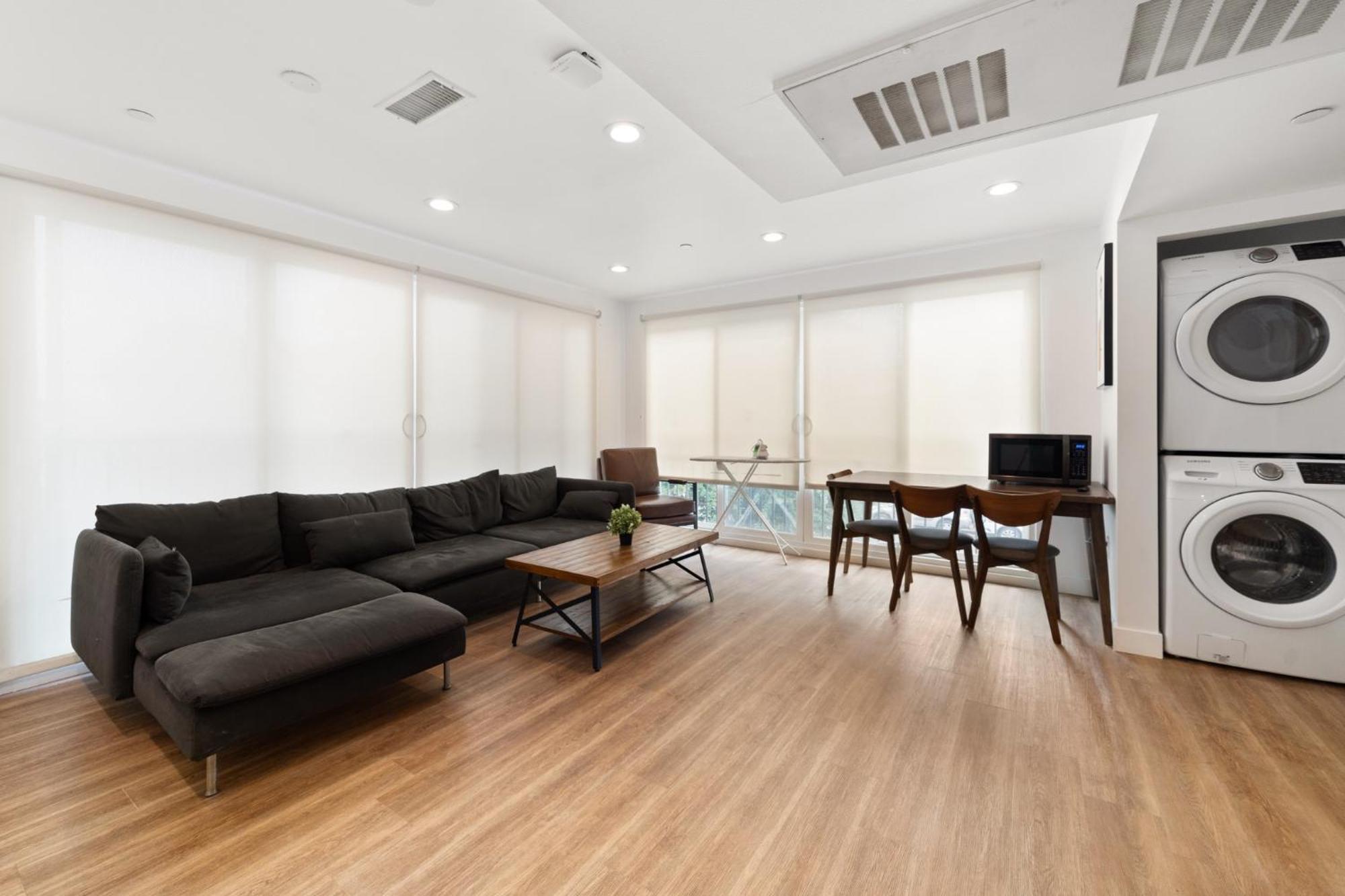 Charming Urban Retreat Near Usc In La- Private With Share Living With Kitchen Los Angeles