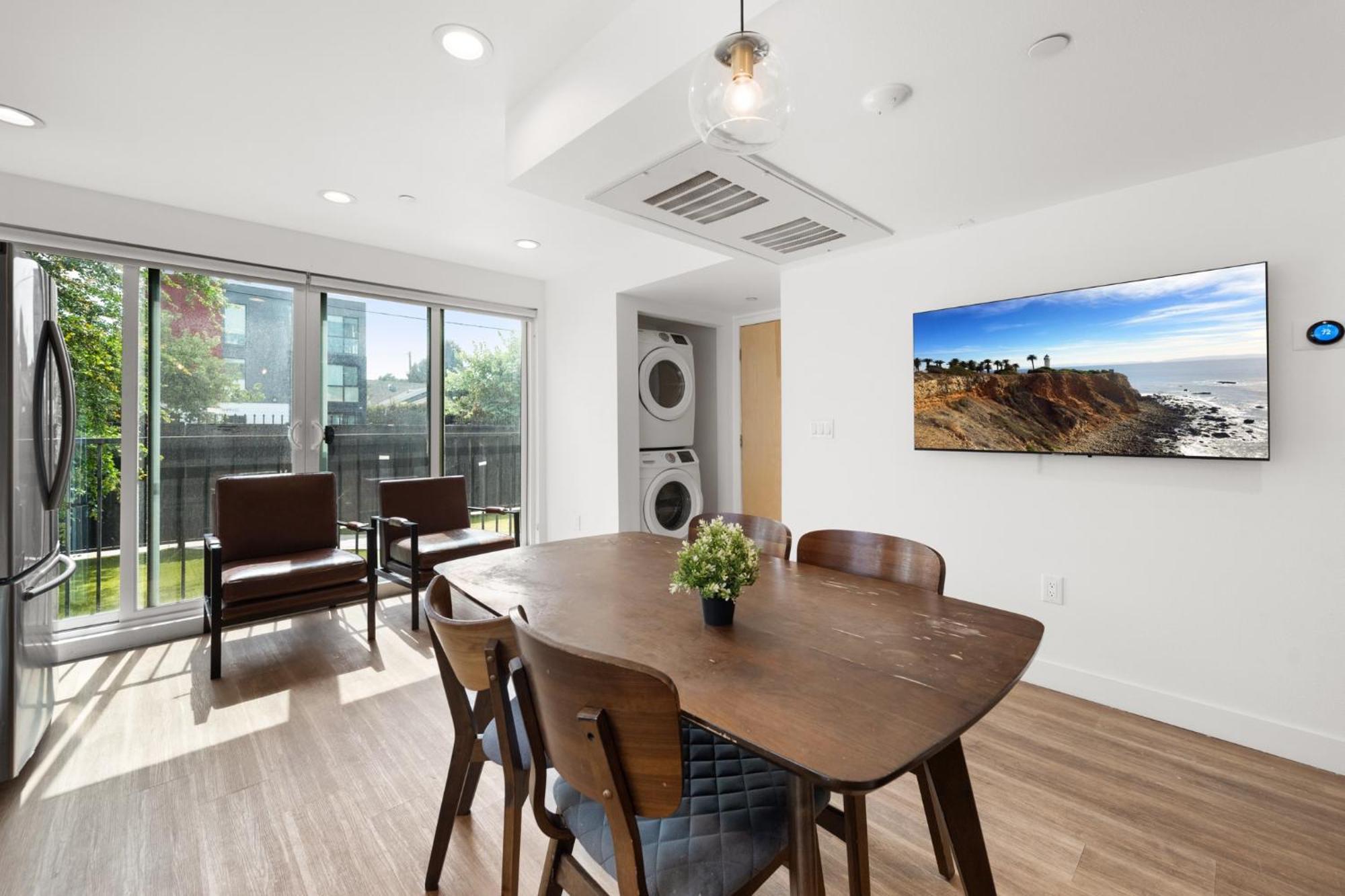 Hotel Charming Urban Retreat Near Usc In La- Private With Share Living With Kitchen 4*
