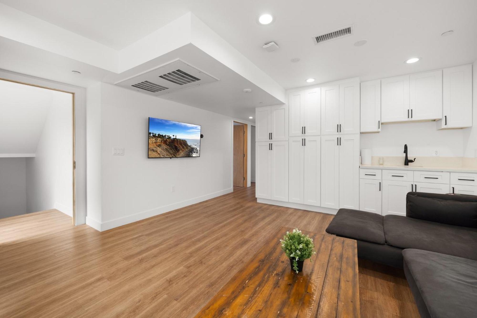 Hotel Charming Urban Retreat Near Usc In La- Private With Share Living With Kitchen Los Angeles