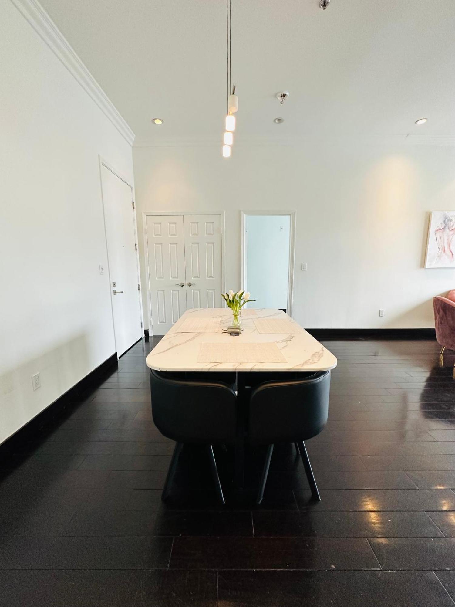 Cool In West Hollywood Capsule hotel Los Angeles