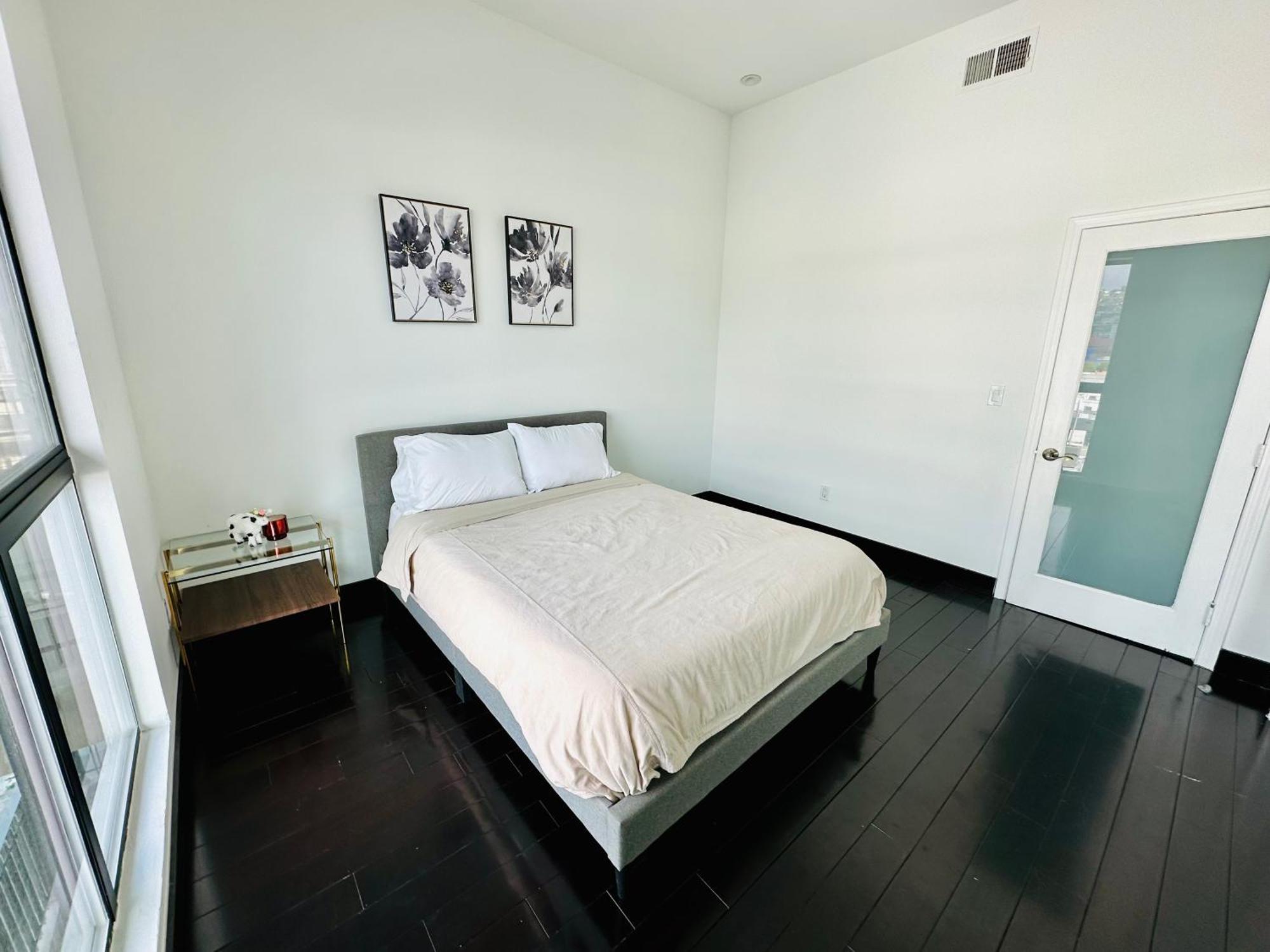 Cool In West Hollywood Capsule hotel *