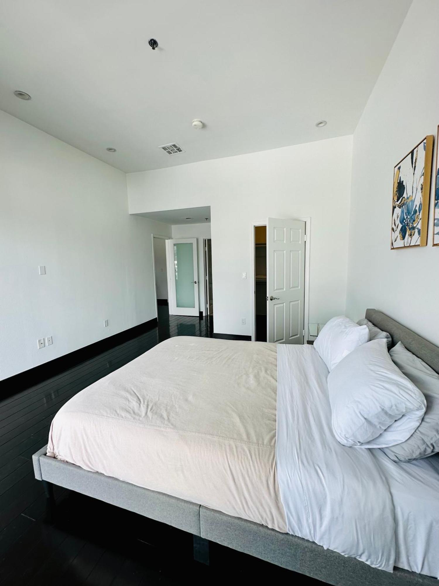 Cool In West Hollywood Capsule hotel *