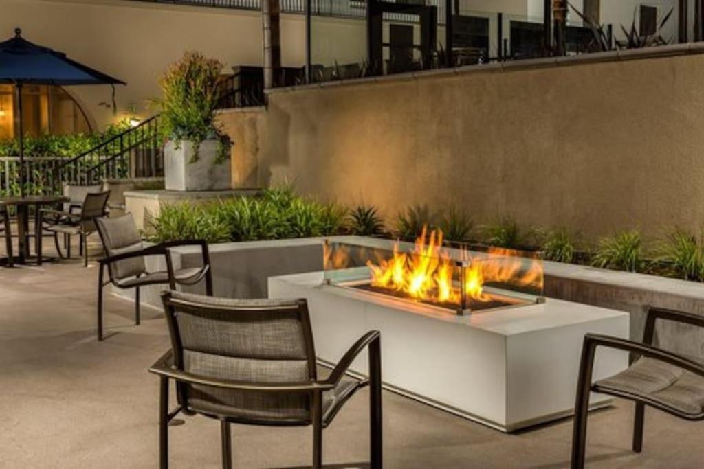 Lux One Bedroom With Garden View Los Angeles