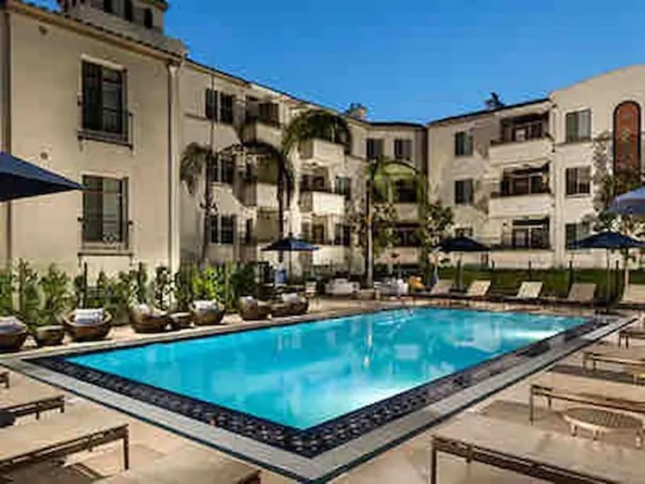 Lux One Bedroom With Garden View Aparthotel Los Angeles