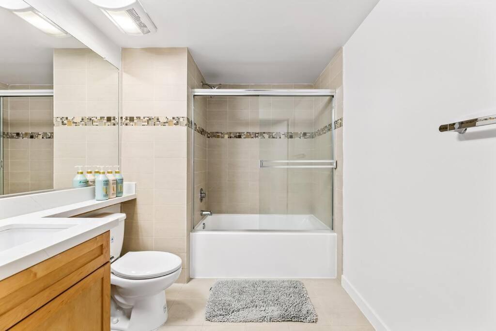 Apartment Amazing In Sm Promenade! Free Parking! *