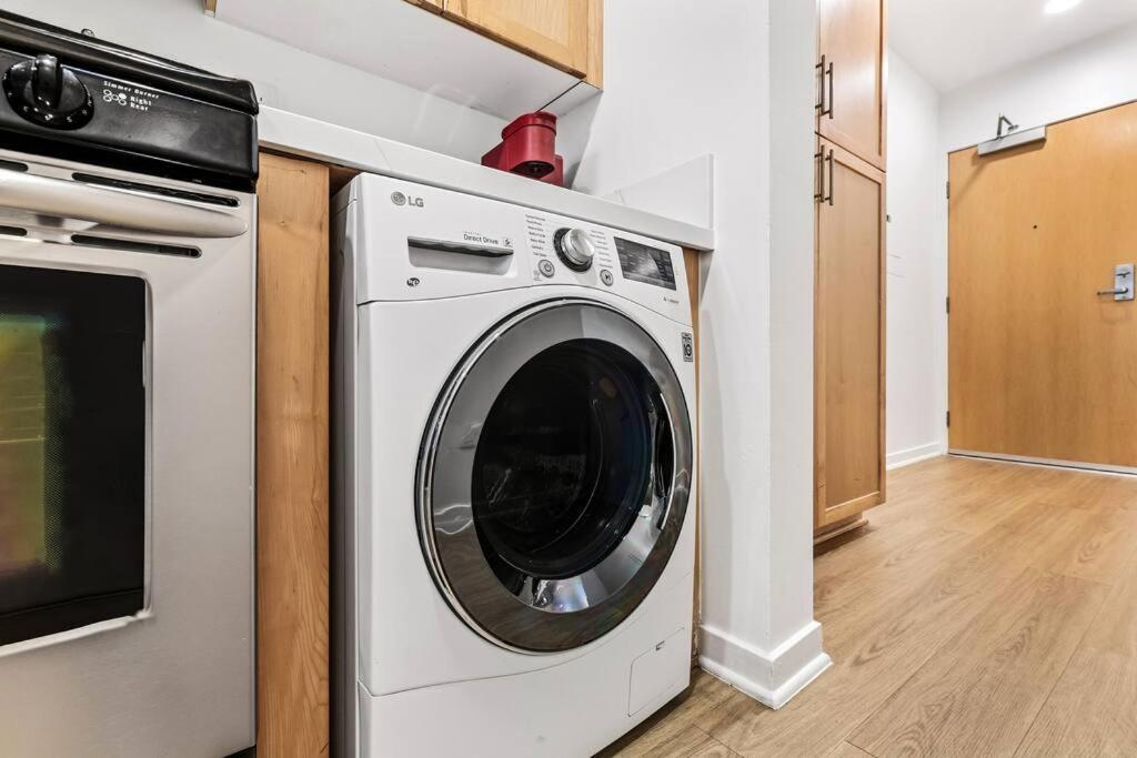 Apartment Amazing In Sm Promenade! Free Parking!
