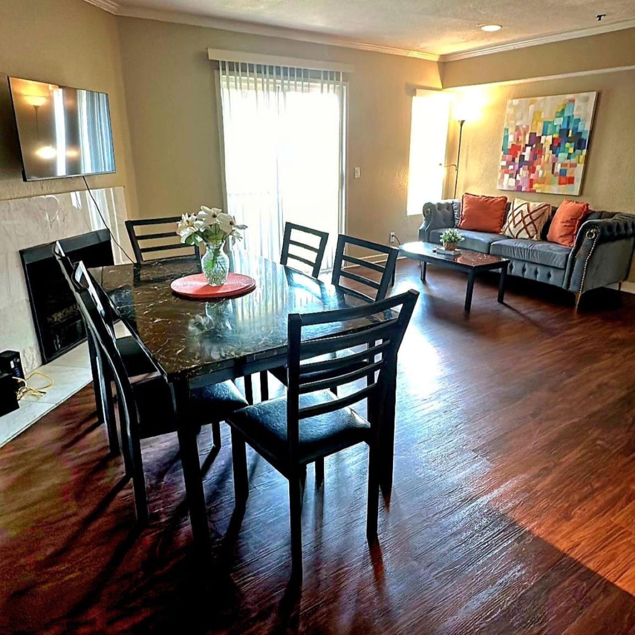 Charming 2br Near La Attractions