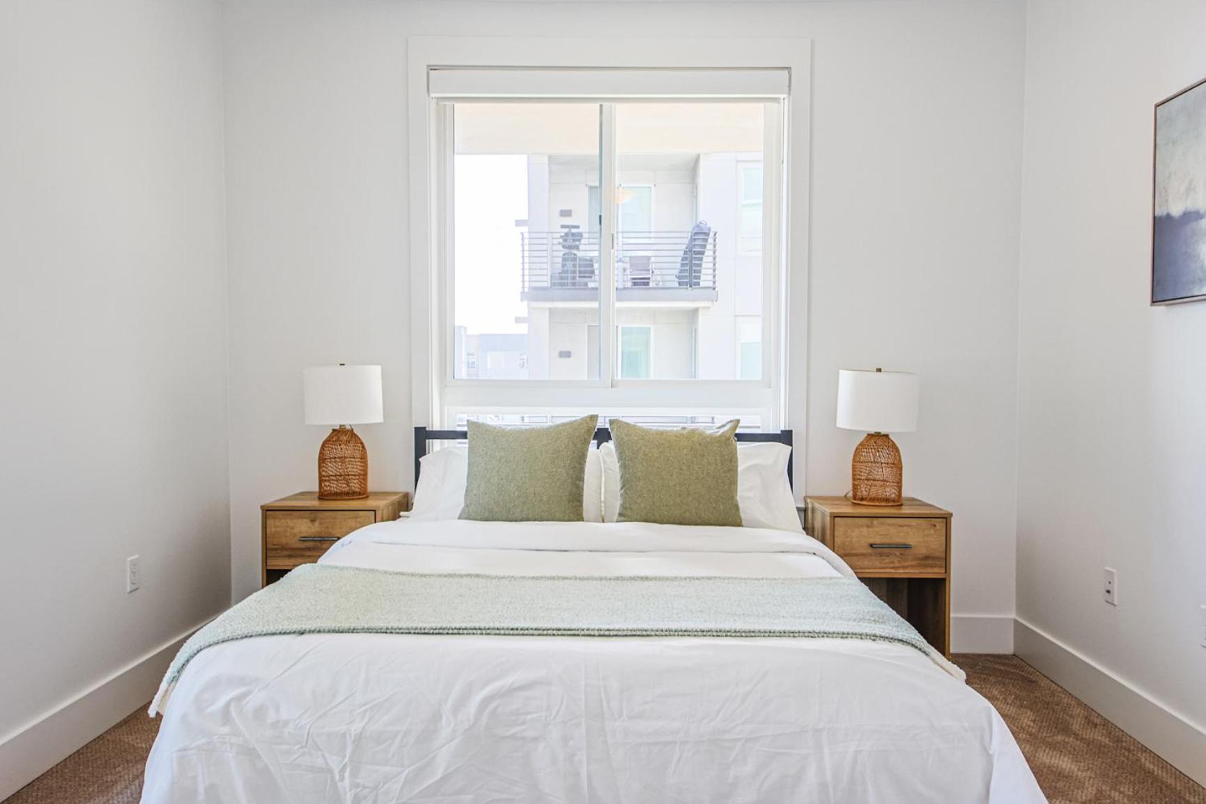 Hollywood Stylish 2bd 2ba Steps From Hollywood Walk Of Fame Los Angeles