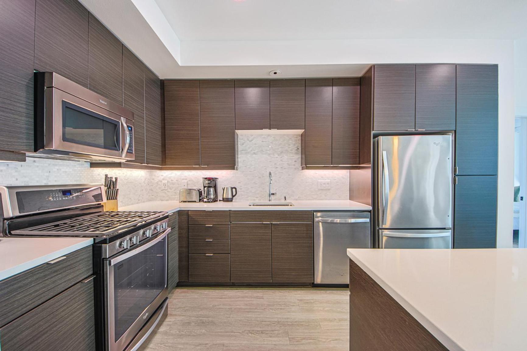 Hollywood Stylish 2bd 2ba Steps From Hollywood Walk Of Fame Los Angeles