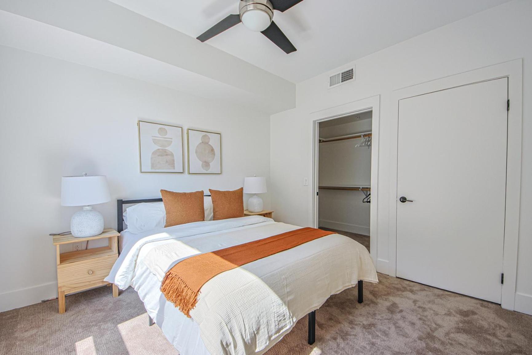 Hollywood Stylish 2bd 2ba Steps From Hollywood Walk Of Fame Apartment *