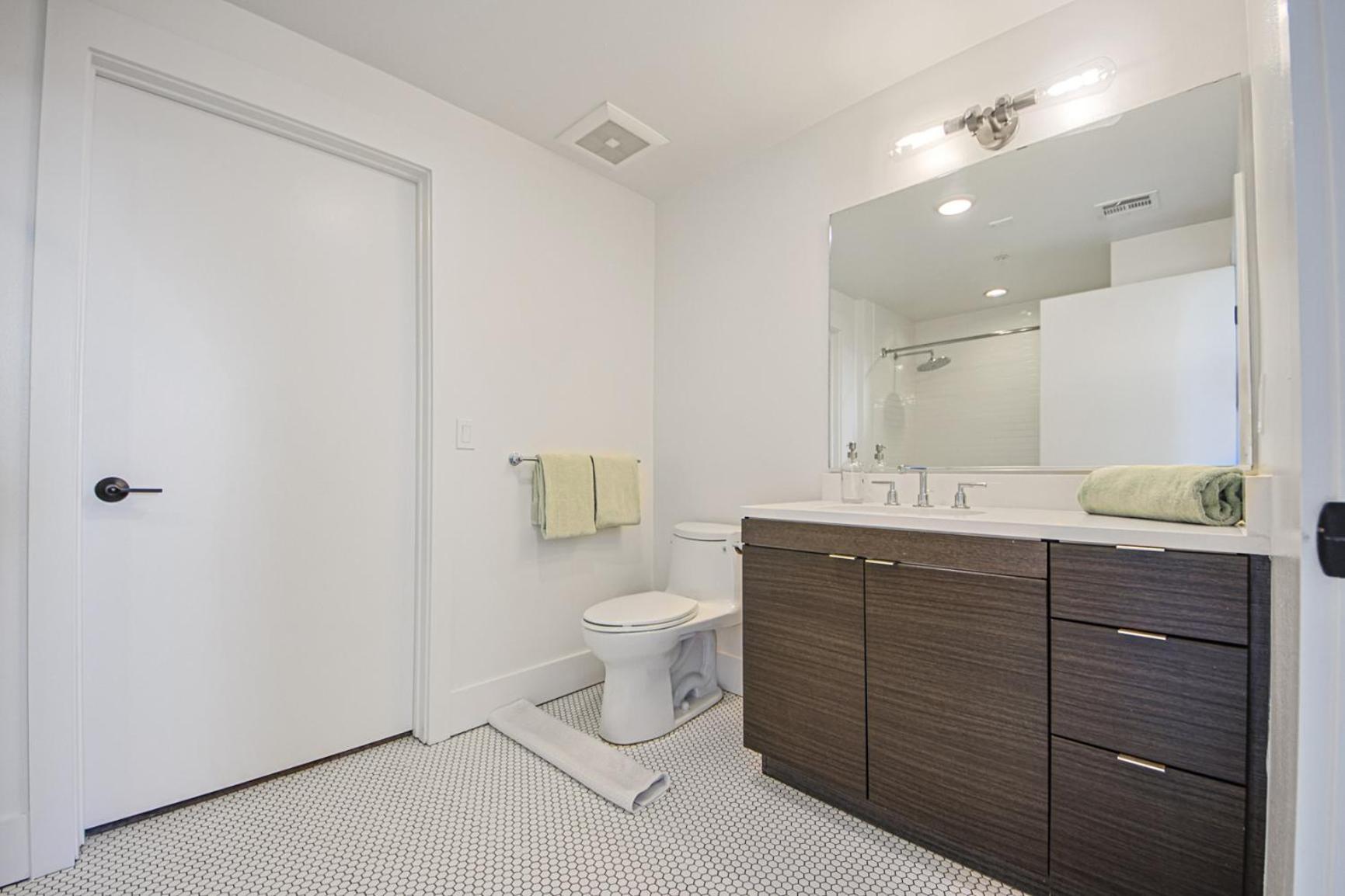 Hollywood Stylish 2bd 2ba Steps From Hollywood Walk Of Fame Apartment Los Angeles