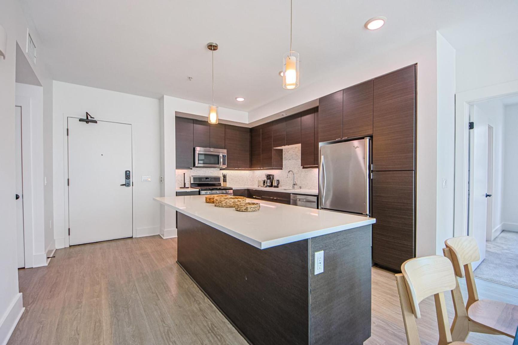 Hollywood Stylish 2bd 2ba Steps From Hollywood Walk Of Fame Apartment