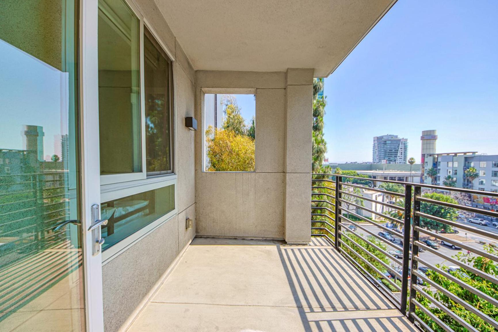 Apartment Hollywood Stylish 2bd 2ba Steps From Hollywood Walk Of Fame *