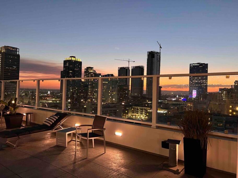Apartment Iconic Heart Of Dtla Loft With Rooftop Pool Jacuzzi Gym
