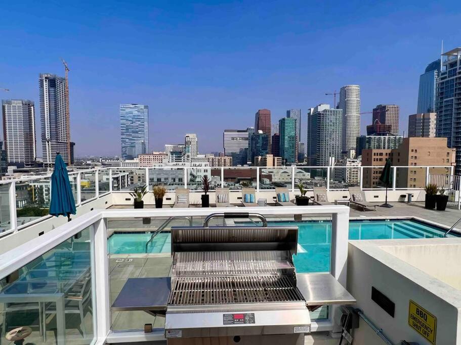 Iconic Heart Of Dtla Loft With Rooftop Pool Jacuzzi Gym Apartment Los Angeles