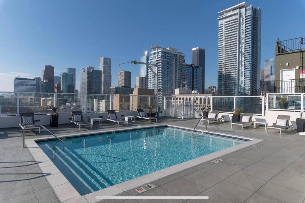 Iconic Heart Of Dtla Loft With Rooftop Pool Jacuzzi Gym Apartment Los Angeles