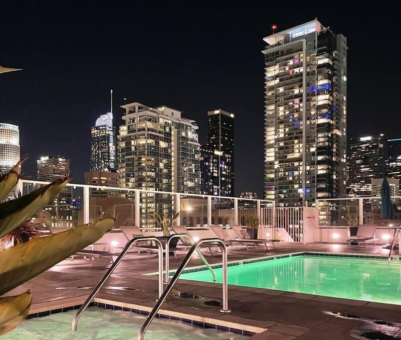 Apartment Iconic Heart Of Dtla Loft With Rooftop Pool Jacuzzi Gym