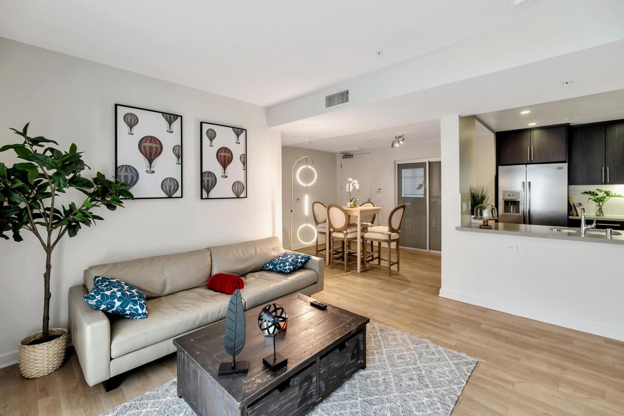 16 Not Bookable * Los Angeles
