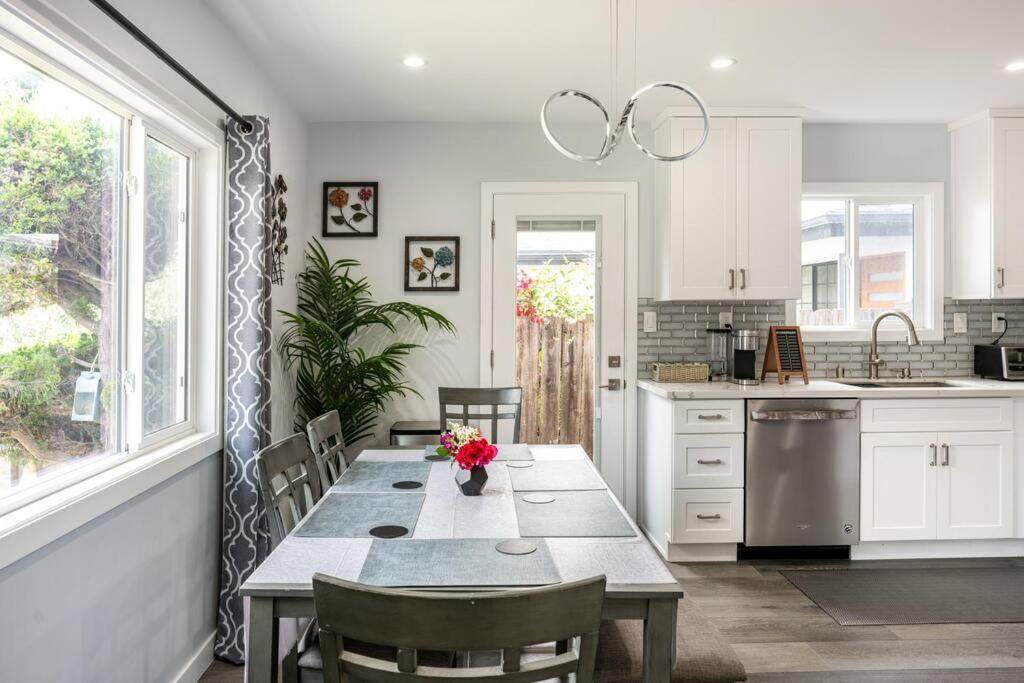 Holiday home Adorable 2br-2ba House With Ev & Free Parking And Family Friendly In Angeles *