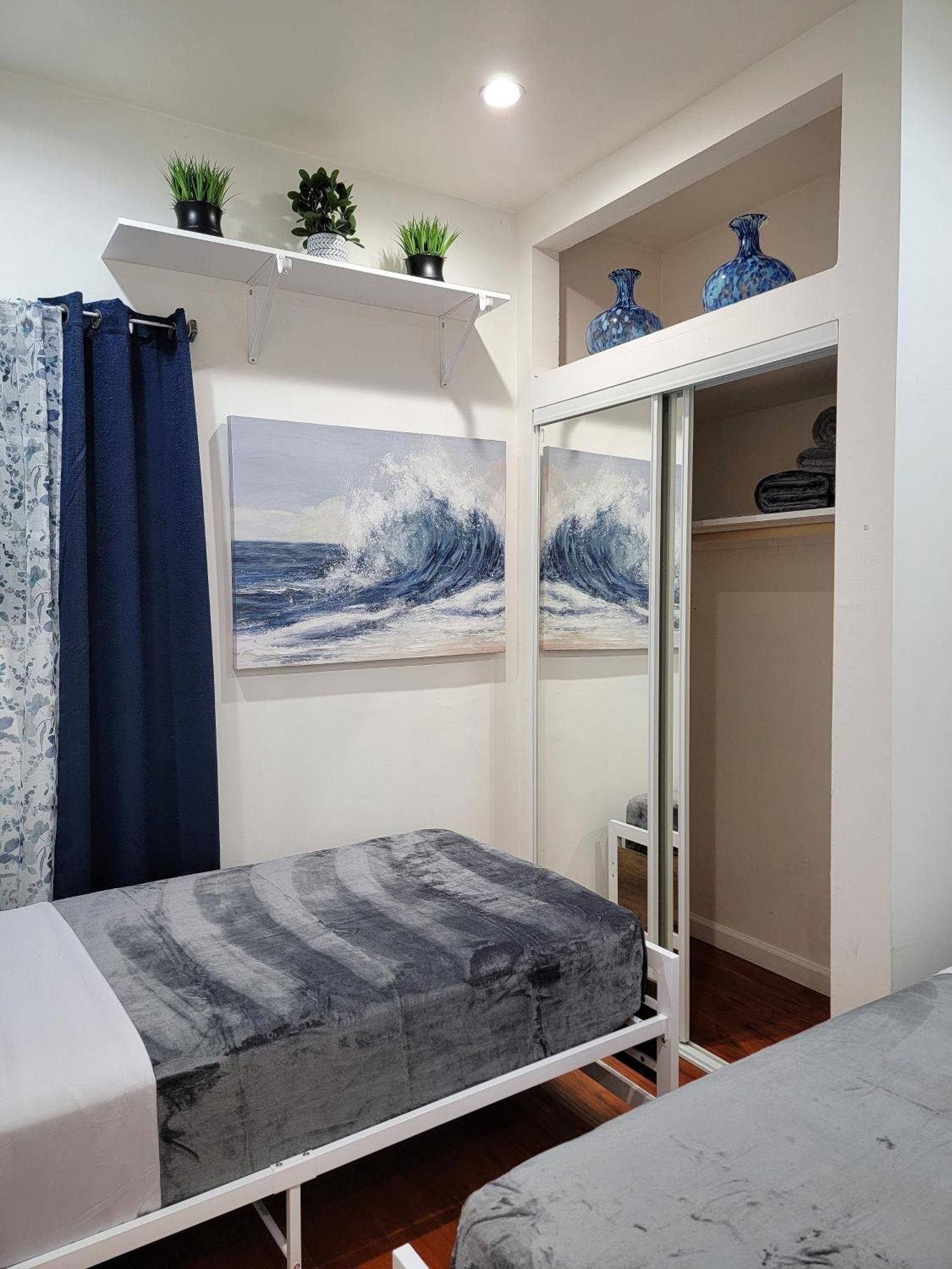 Apartment Budget Beverly Hills Style 2 Bedroom Apt - 5 Minutes From Rodeo Drive *