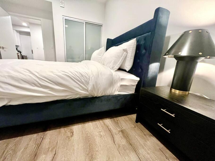 Silver Stylish Penthouse One Bdrm With Parking Included Apartment