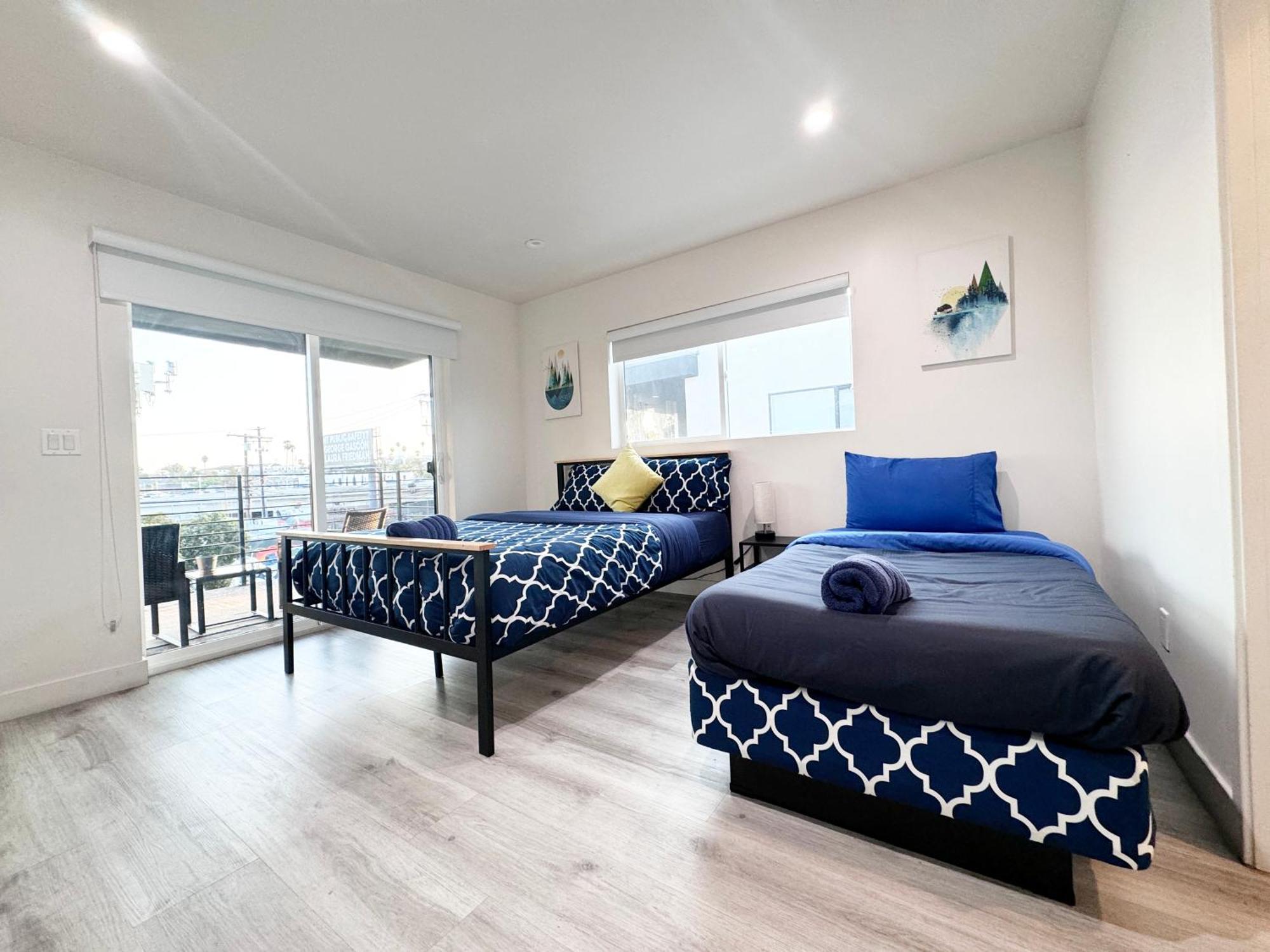 Stylish 3 Br/3br Family House *