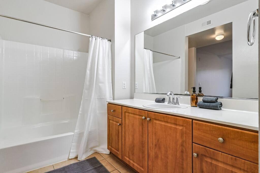 Spacious 3bdr 2bth Near Venice With Pool *