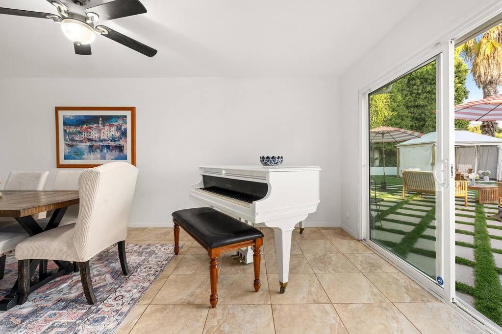 Luxury 4bd And 3ba In Topanga Oasis With Pool, And Holiday home Los Angeles