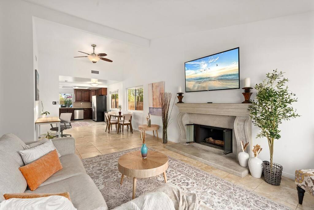 Luxury 4bd And 3ba In Topanga Oasis With Pool, And Holiday home *